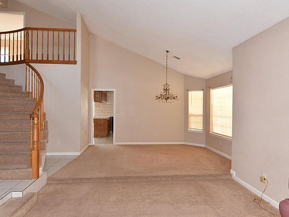 4th image of 18255 Lakeview Dr
