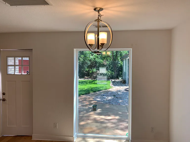 1340 Poplar St — Photo 12