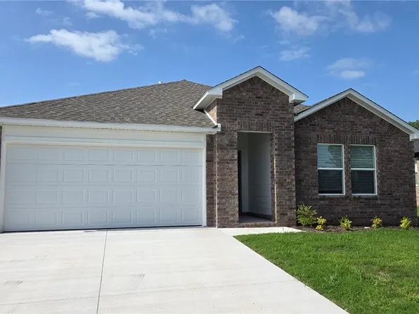 215 Collie Ave, Lowell, AR 72745