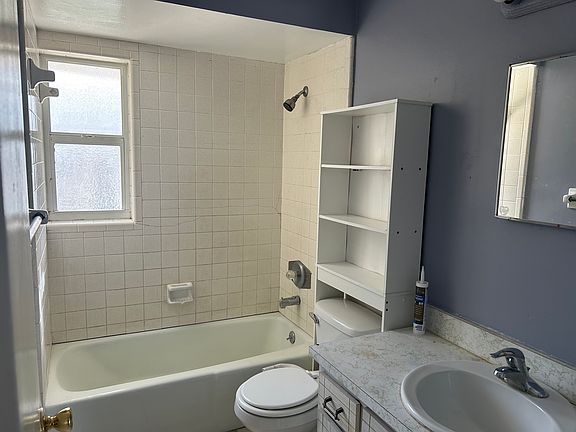 5th image of 2431 Elyria Ave #C