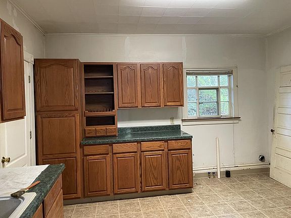 3rd image of 501 Central Ave