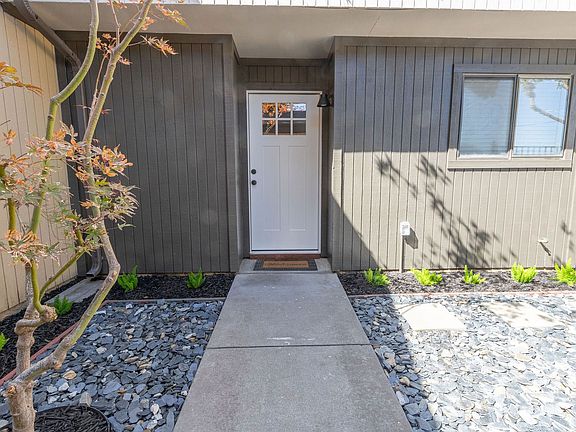 3rd image of 975 Academy St #955
