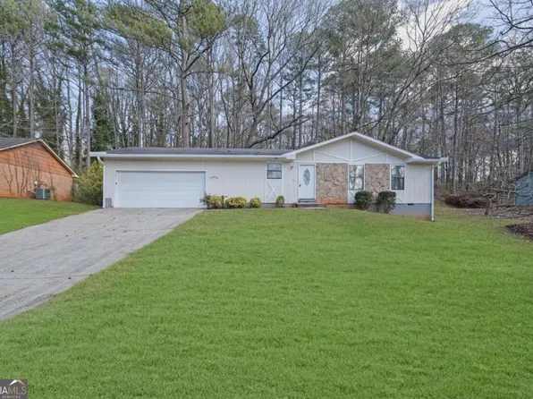 5854 Bobbin Ln, Lithonia, GA 30058