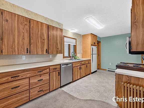 5th image of 15288 Pruin St