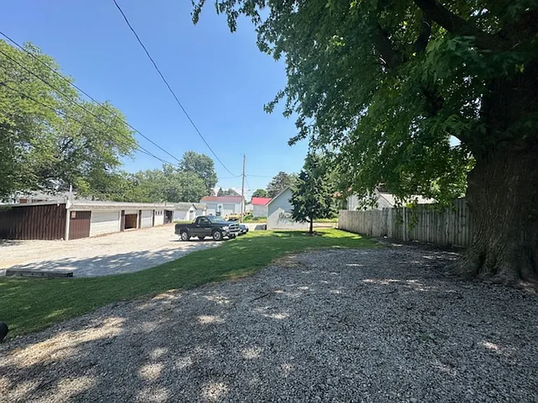 710 Benton St — Photo 16