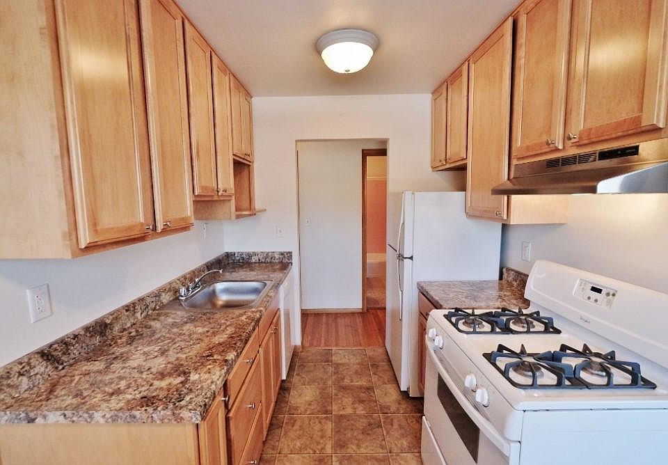 1st image of 306 Snelling Ave S #8