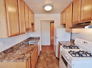 306 Snelling Ave S #8, Saint Paul, MN 55105