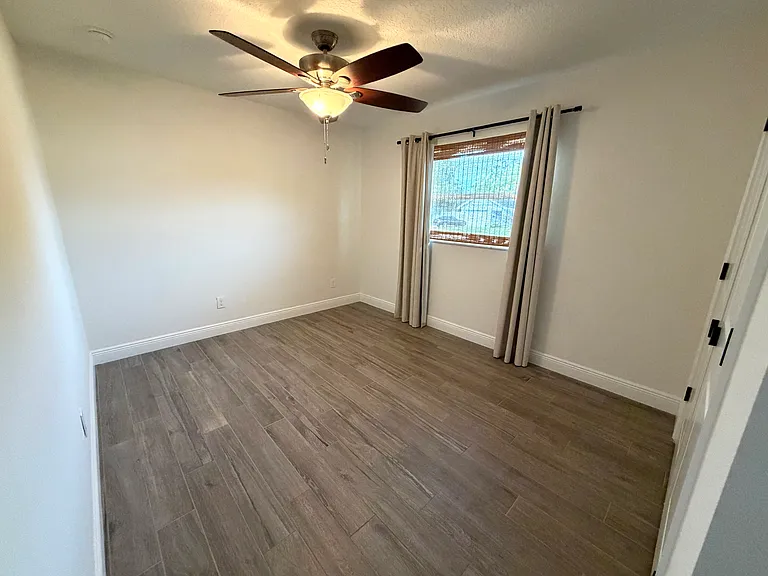 115 Hollyhock Dr — Photo 15