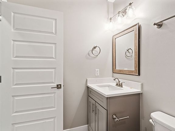 3rd image of 2537 N Howard St #2