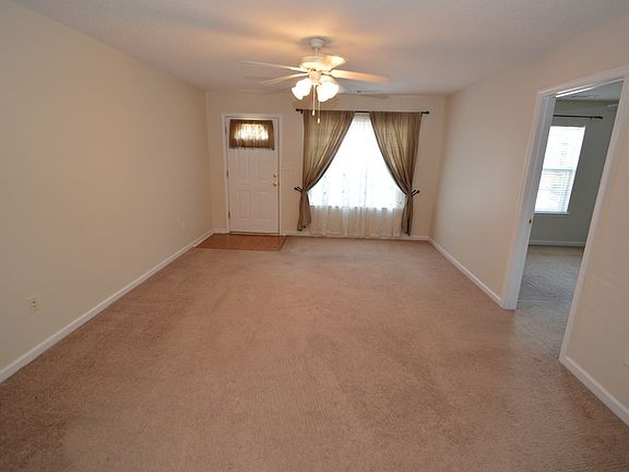 5th image of 256 Katelyn Cir