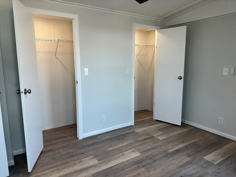 72 Rolandale Ln — Photo 17