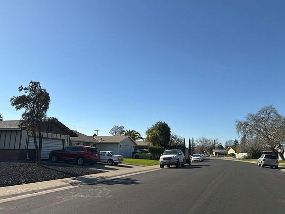 5th image of 9033 Alderson Ave