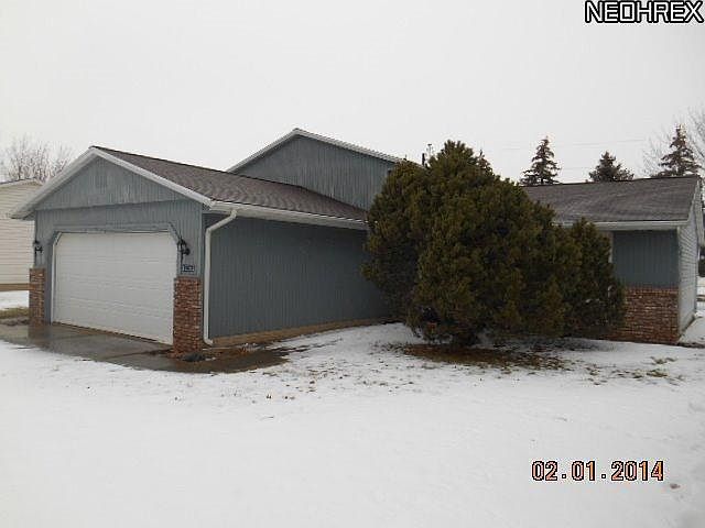1st image of 42052 Meadow Ln