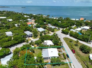 7911 Shark Dr, Marathon, FL 33050