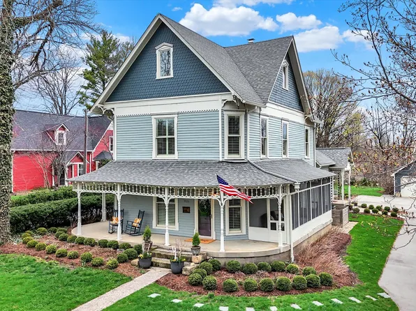 450 W Ash St, Zionsville, IN 46077