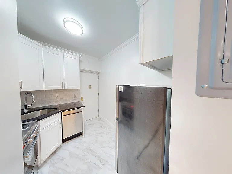 301 E 85th St #15A — Photo 7