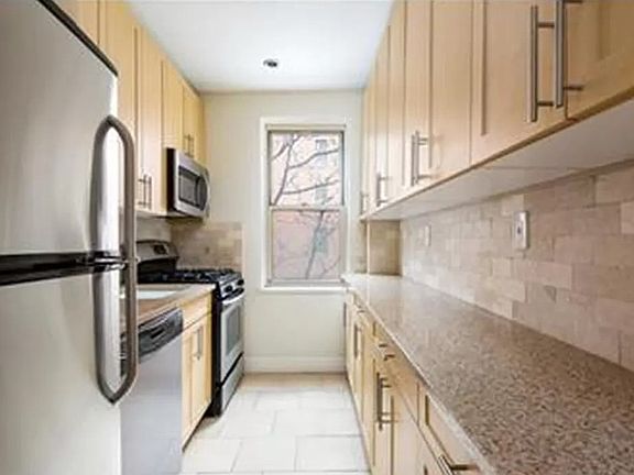 5th image of 330 E 63rd St APT 4e