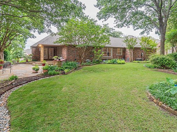 3rd image of 4802 Carolina Cir