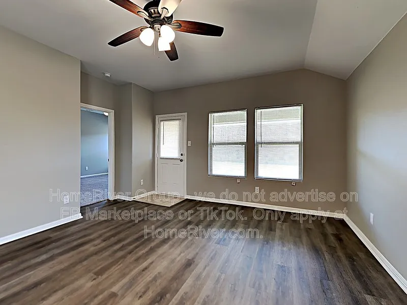 3 bed, 2.0 bath, 1686 sqft, $2,225 — Photo 3