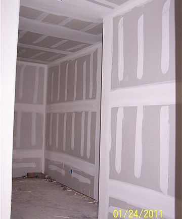 5th image of 303 Marilyn Dr