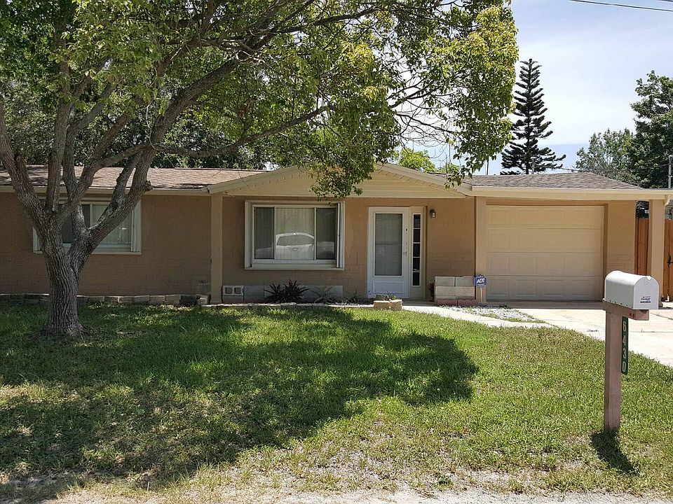 2 bedrooms, 1.5 baths, 1 car