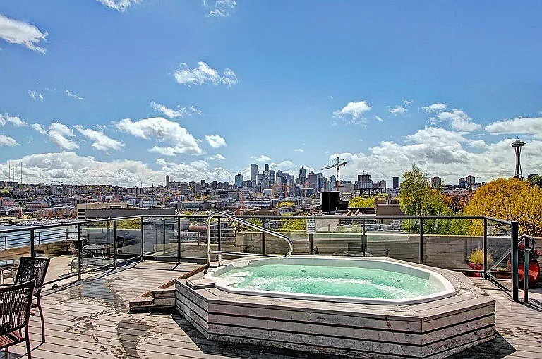 1504 Aurora Ave N #207 — Photo 16