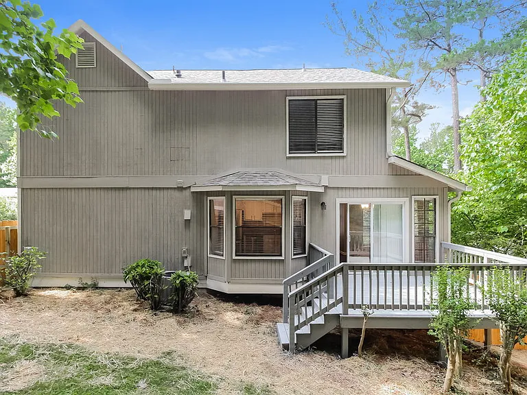 1097 Williamsburg Ln — Photo 16