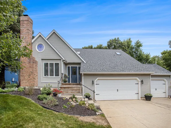 9551 Treetop Dr, Galesburg, MI 49053