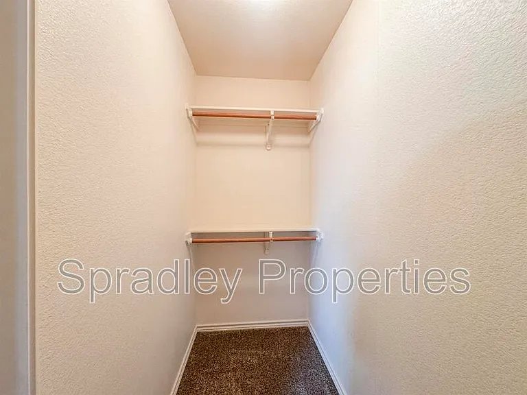 642 Laila Ln — Photo 18