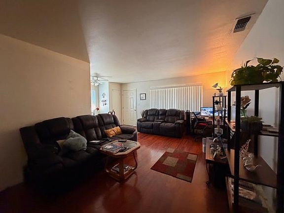 4th image of 2040 Benita Dr Unit 4