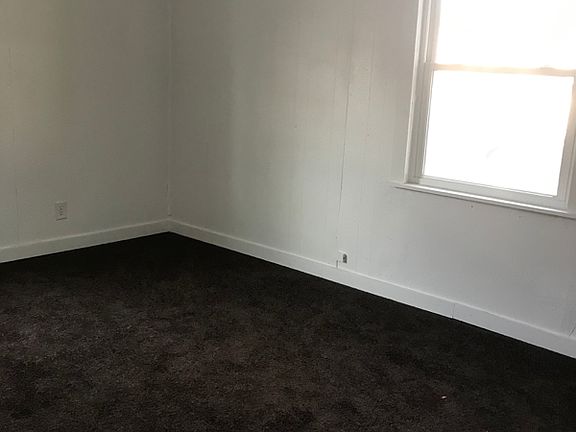 3rd image of 1024 Marion Ave