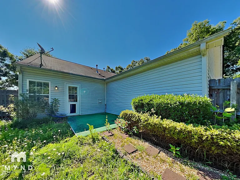 1297 Winwood Dr — Photo 16