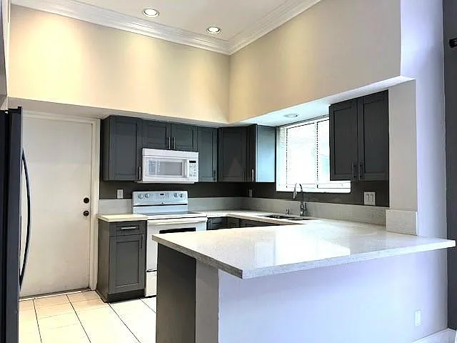 10110 NW 5th St — Photo 6
