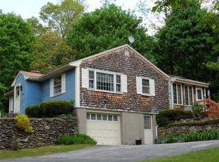 17 Brayton Rd, Smithfield, RI 02917