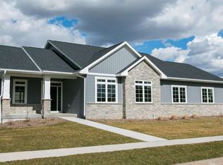 1076 Flagstaff Dr, Iowa City, IA 52246