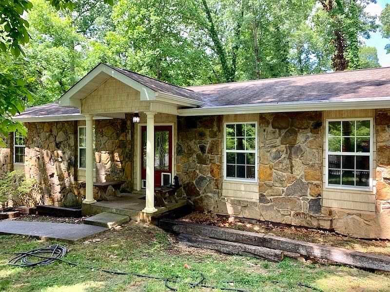 2nd image of 111 Netherlands Rd