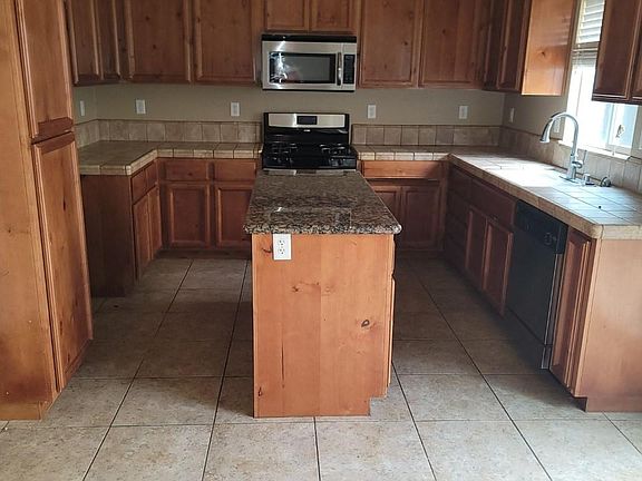 3rd image of 1522 Grey Bunny Dr