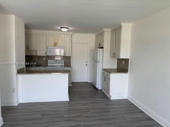 1870 NW 167th St