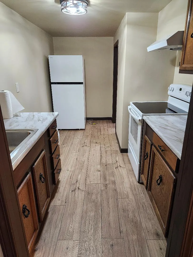 3 bed, 1.5 bath, $1,045 — Photo 3