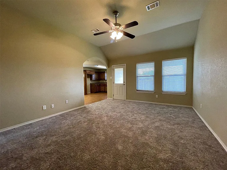 705 Rambling Ct — Photo 2