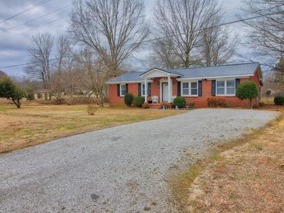 350 Jim Courtney Rd, Portland, TN, 37148