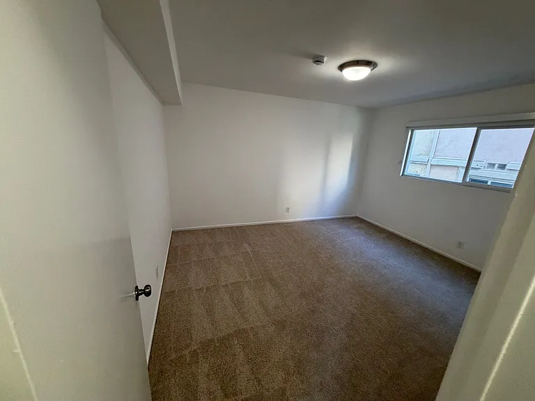221 S Doheny Drive — Photo 15
