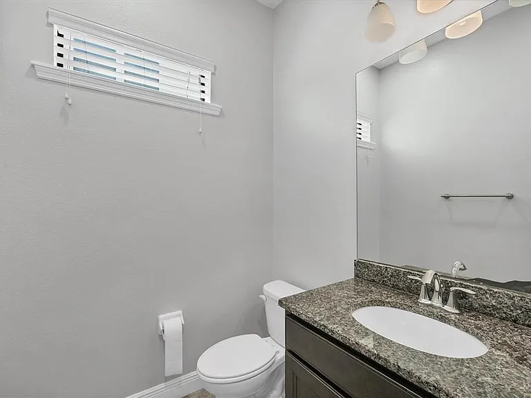 6104 Champions Row St — Photo 32