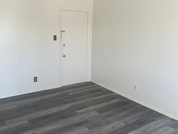5th image of 755 S Boyle Ave #15