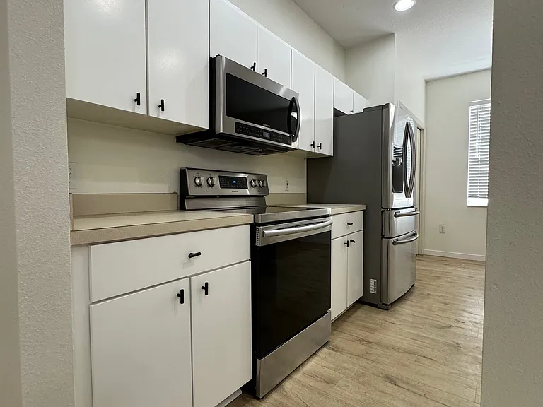 13447 Silvercreek Dr — Photo 5