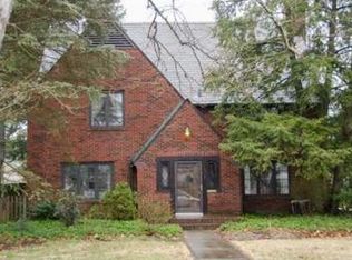 203 S Hawthorne Dr, South Bend, IN