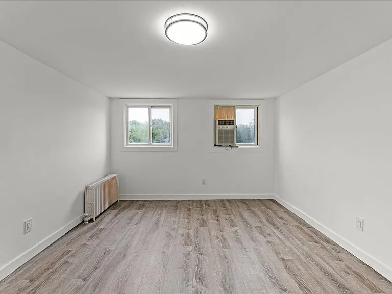402 River St — Photo 24