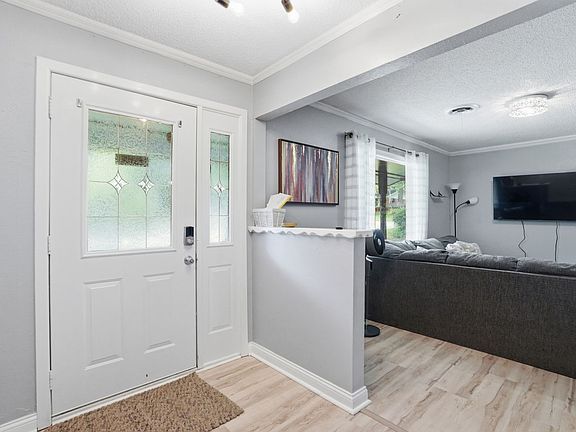 4th image of 6801 Yolanda Dr