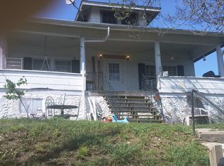 703 Bailey St, Mount Hope, WV 25880