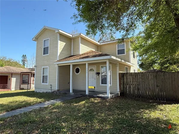 720 Newton Ave S, Saint Petersburg, FL 33701
